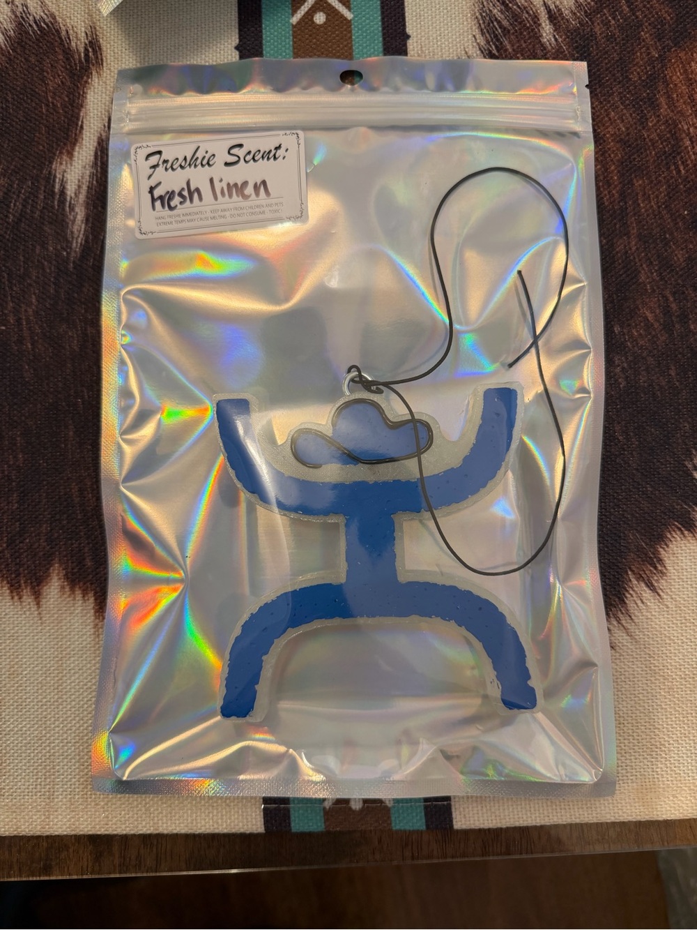Hooey Freshie Scent Fresh Linen Blue Hanging Air Freshener